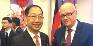 Staatssekretär Michaelis verabschiedet Botschafter Shi
