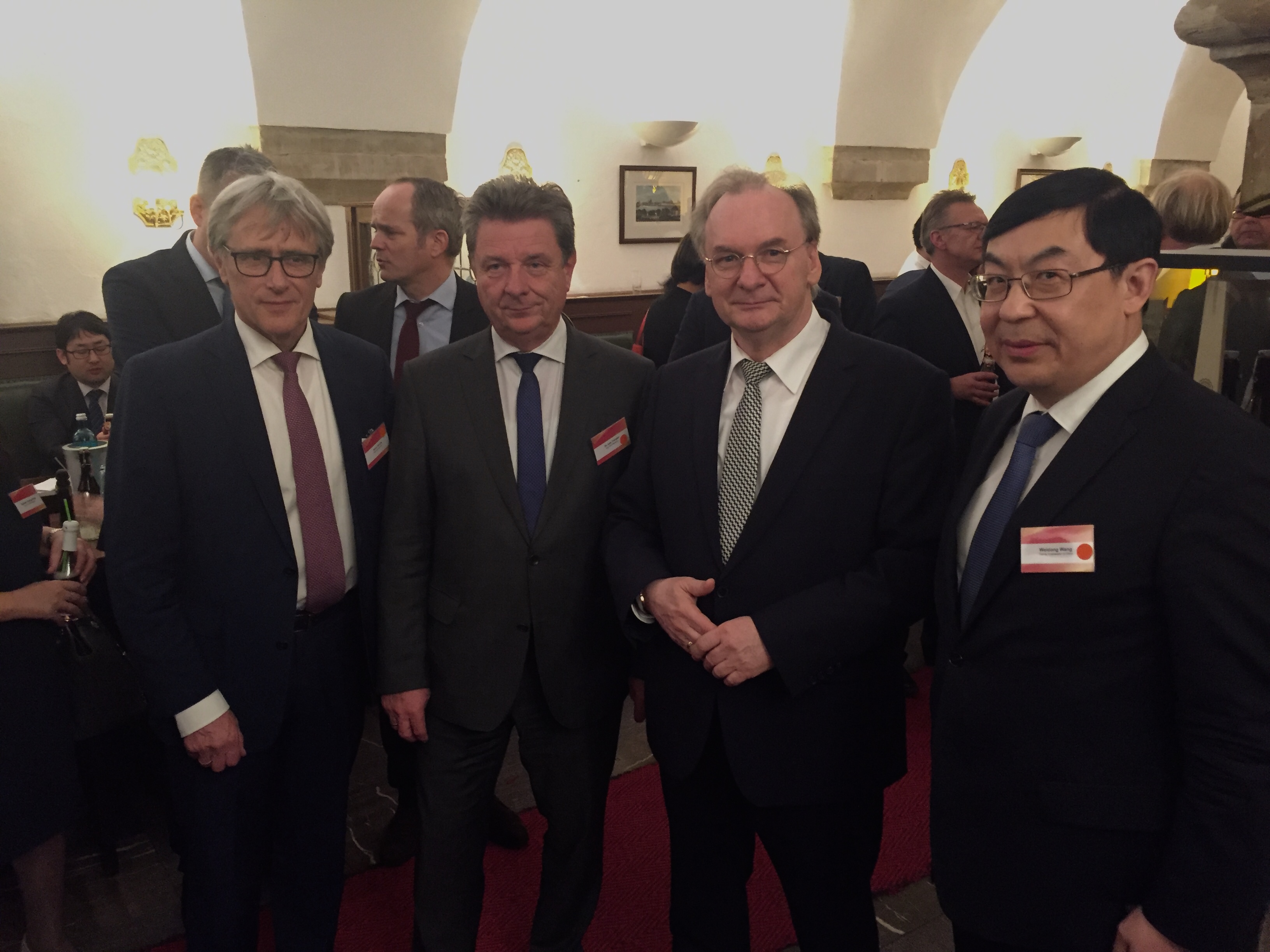 V.l.n.r. Beigeordneter Nitsche, OB Dr. Trümper, MP Haseloff und Ges.BR Wang